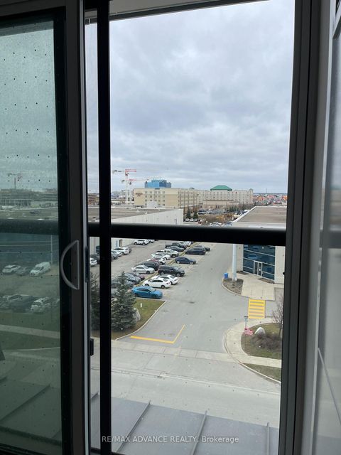 Photo 9 at 521 - 10 Honeycrisp Crescent, Vaughan Corporate Centre, Vaughan