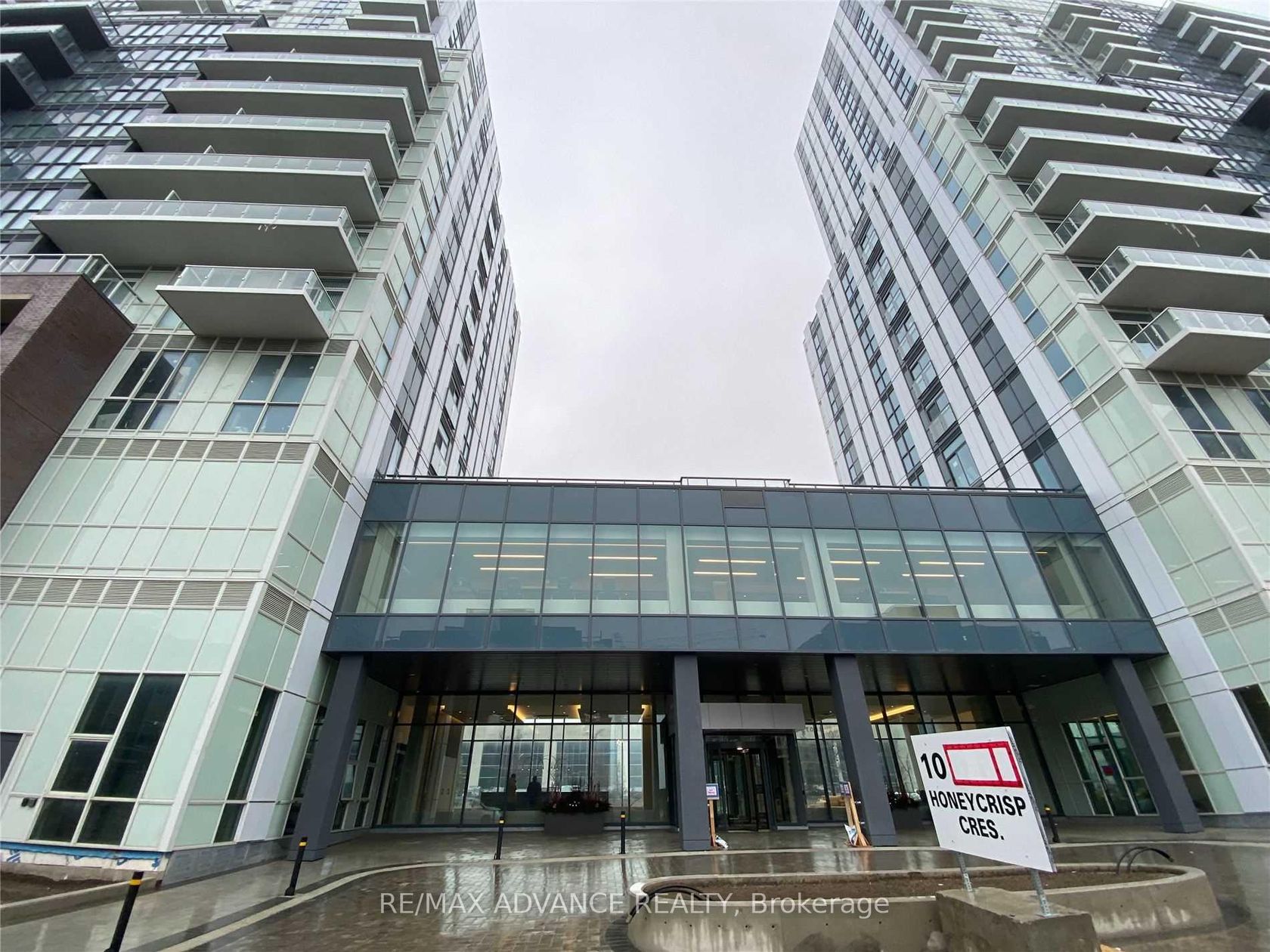 521 - 10 Honeycrisp Crescent, Vaughan Corporate Centre, Vaughan photo number 2