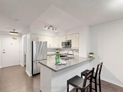 Photo 11 at 404 - 30 Hayden Street, Yonge Corridor, Toronto