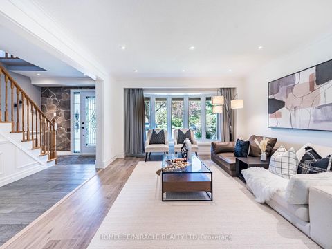 Photo 2 at 7 Chapais Crescent, Centennial Scarborough, Toronto