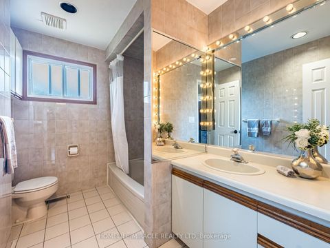 Photo 13 at 7 Chapais Crescent, Centennial Scarborough, Toronto