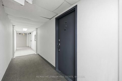 Photo 2 at 126 - 2645 Jane Street, Jane Heights, Toronto