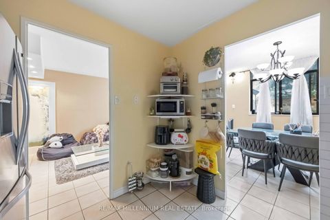 Photo 19 at 126 - 2645 Jane Street, Jane Heights, Toronto