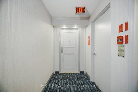 Photo 3 at 410 - 7440 Bathurst Street, Brownridge, Vaughan