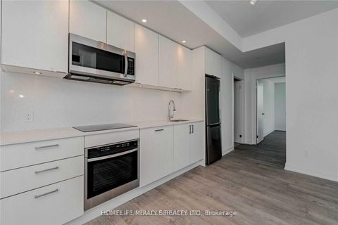 Photo 11 at 1928 Lakeshore Boulevard W, Swansea, Toronto