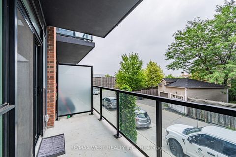 Photo 9 at 211 - 2300 St Clair Avenue W, Junction Area, Toronto