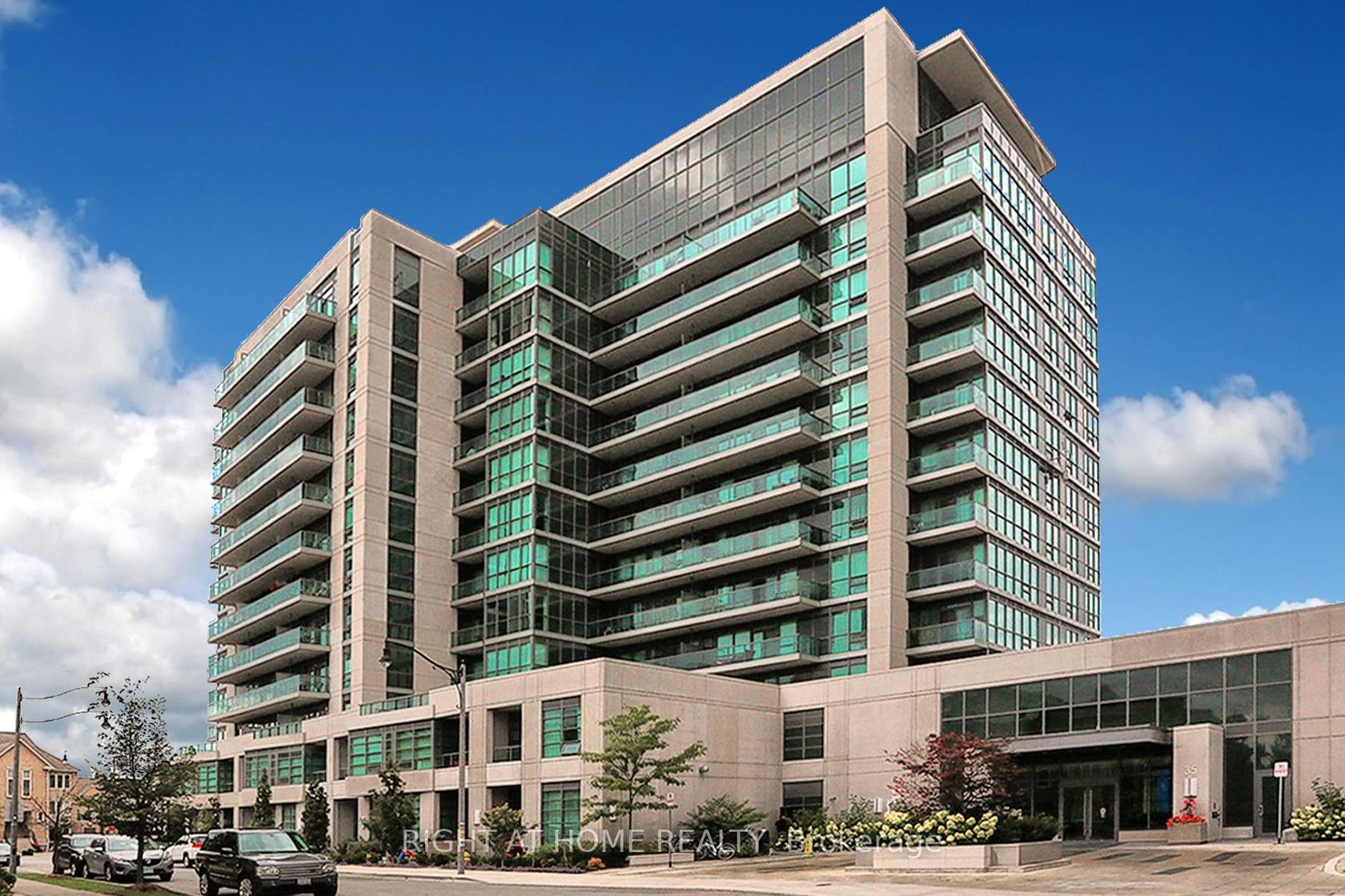 303 - 35 Brian Peck Crescent, Thorncliffe Park, Toronto 
