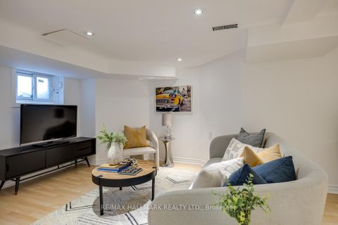 Photo 24 at 167 Welland Avenue, Moore Park, Toronto