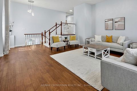 Photo 8 at 41 RUSSELL HILL Drive, Painswick South, Barrie
