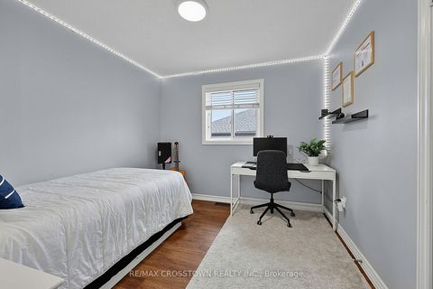 Photo 12 at 41 RUSSELL HILL Drive, Painswick South, Barrie