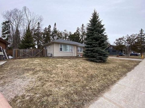 Photo 0 at 540 Big Bay Point Road, Painswick North, Barrie
