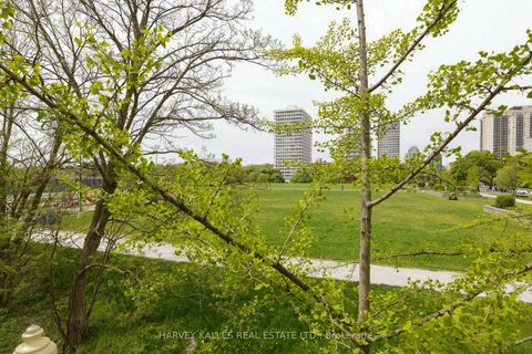 Photo 17 at 21 - 260 Russell Hill Road, Casa Loma, Toronto
