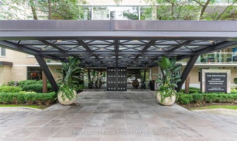 Photo 1 at 320 - 1 Benvenuto Place, Casa Loma, Toronto