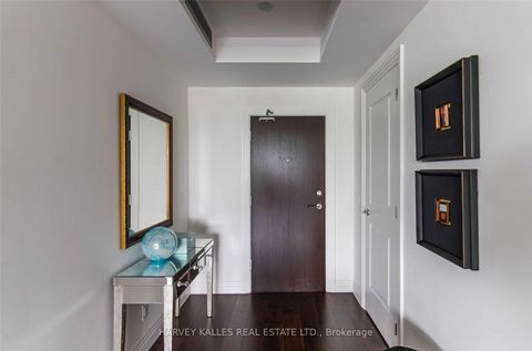 Photo 2 at 320 - 1 Benvenuto Place, Casa Loma, Toronto