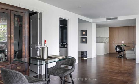 Photo 9 at 320 - 1 Benvenuto Place, Casa Loma, Toronto