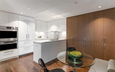 Photo 10 at 320 - 1 Benvenuto Place, Casa Loma, Toronto