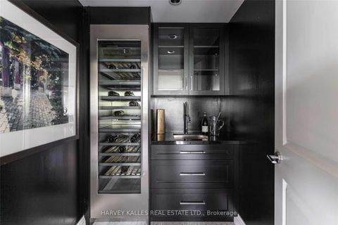 Photo 13 at 320 - 1 Benvenuto Place, Casa Loma, Toronto