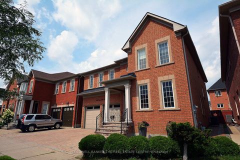 Photo 2 at 304 Tower Hill Road, Jefferson, Richmond Hill