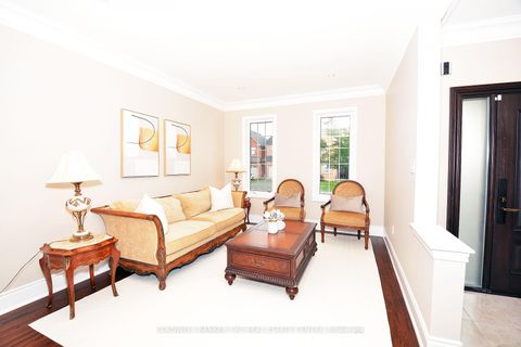 Photo 4 at 304 Tower Hill Road, Jefferson, Richmond Hill