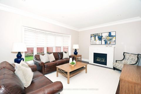 Photo 9 at 304 Tower Hill Road, Jefferson, Richmond Hill