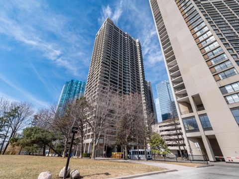 Photo 1 at 2204 - 65 Harbour Square, Waterfront Communities C1, Toronto