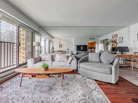 Photo 6 at 2204 - 65 Harbour Square, Waterfront Communities C1, Toronto