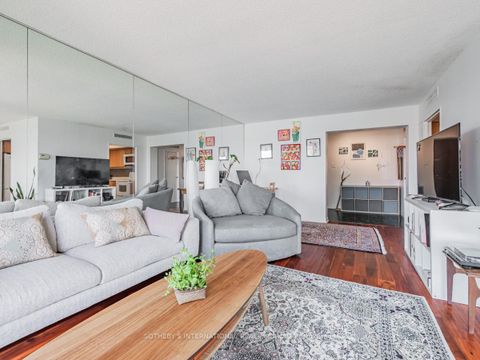 Photo 7 at 2204 - 65 Harbour Square, Waterfront Communities C1, Toronto