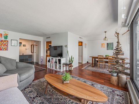 Photo 12 at 2204 - 65 Harbour Square, Waterfront Communities C1, Toronto