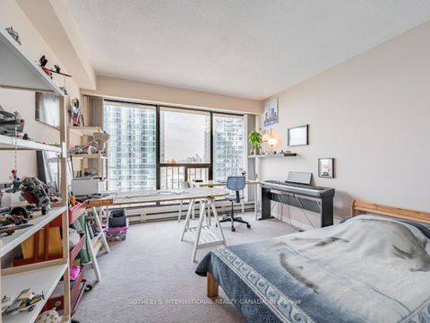 Photo 17 at 2204 - 65 Harbour Square, Waterfront Communities C1, Toronto