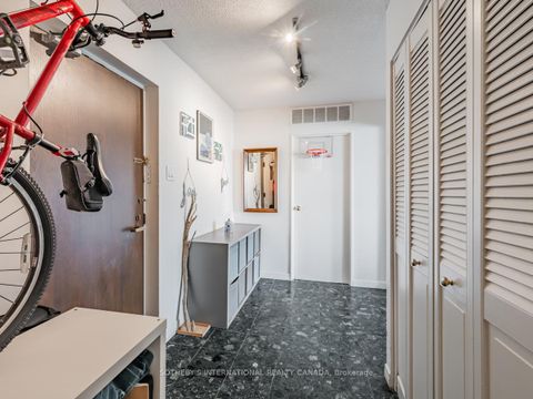Photo 19 at 2204 - 65 Harbour Square, Waterfront Communities C1, Toronto