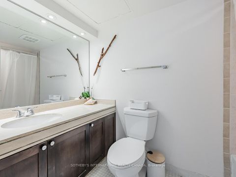 Photo 25 at 2204 - 65 Harbour Square, Waterfront Communities C1, Toronto