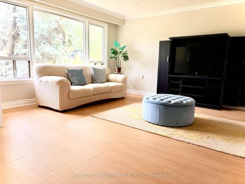 Photo 2 at 46 Bowerbank Drive, Newtonbrook East, Toronto