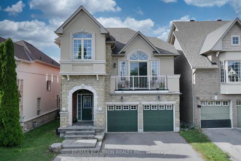 Photo 1 at 12 Cozens Drive, Oak Ridges, Richmond Hill