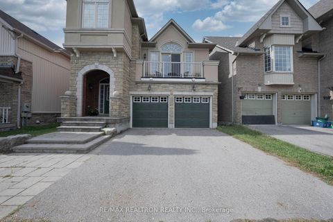 Photo 2 at 12 Cozens Drive, Oak Ridges, Richmond Hill