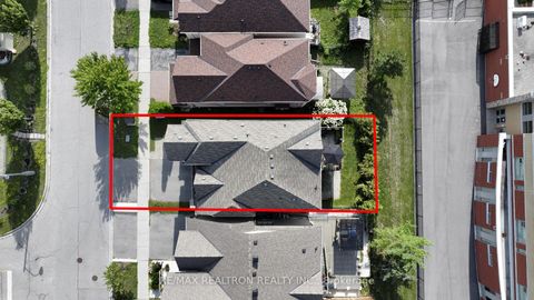 Photo 4 at 12 Cozens Drive, Oak Ridges, Richmond Hill