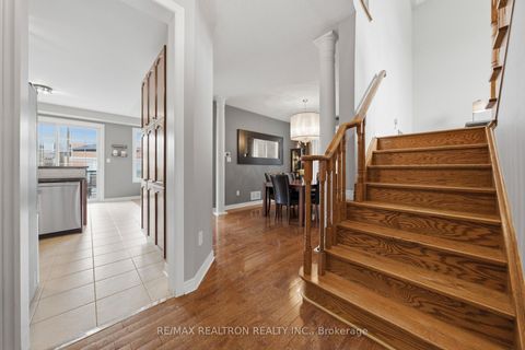 Photo 9 at 12 Cozens Drive, Oak Ridges, Richmond Hill