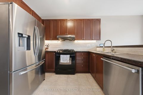 Photo 13 at 12 Cozens Drive, Oak Ridges, Richmond Hill