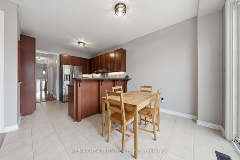 Photo 14 at 12 Cozens Drive, Oak Ridges, Richmond Hill