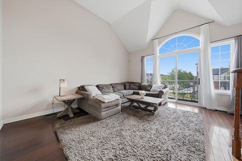 Photo 18 at 12 Cozens Drive, Oak Ridges, Richmond Hill