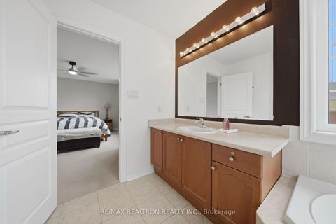 Photo 25 at 12 Cozens Drive, Oak Ridges, Richmond Hill