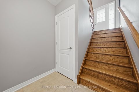 Photo 34 at 12 Cozens Drive, Oak Ridges, Richmond Hill