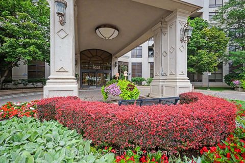Photo 2 at 614 - 9225 Jane Street, Maple, Vaughan