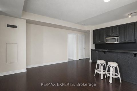 Photo 11 at 614 - 9225 Jane Street, Maple, Vaughan