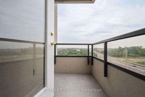 Photo 19 at 614 - 9225 Jane Street, Maple, Vaughan