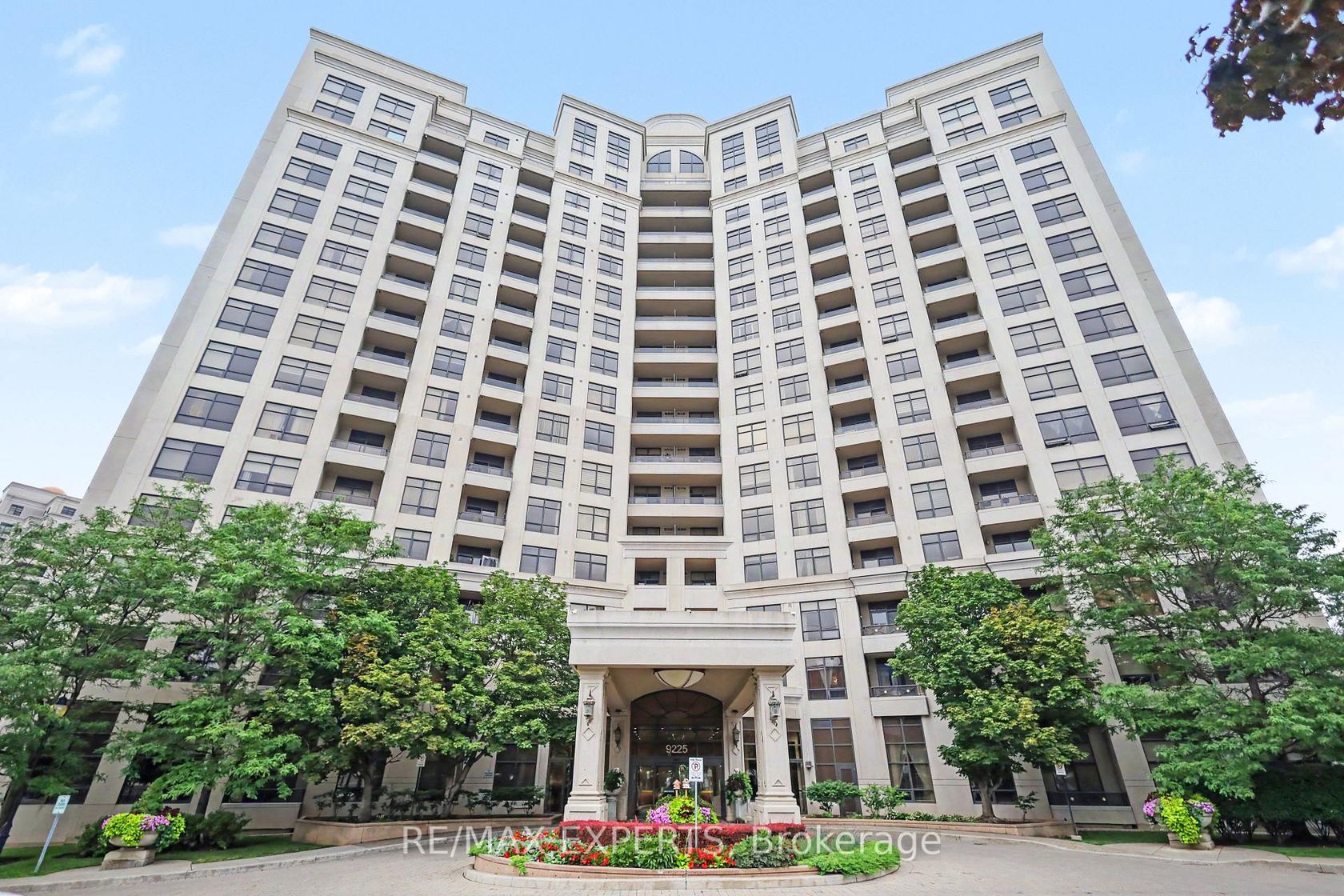 614 - 9225 Jane Street, Maple, Vaughan photo number 2
