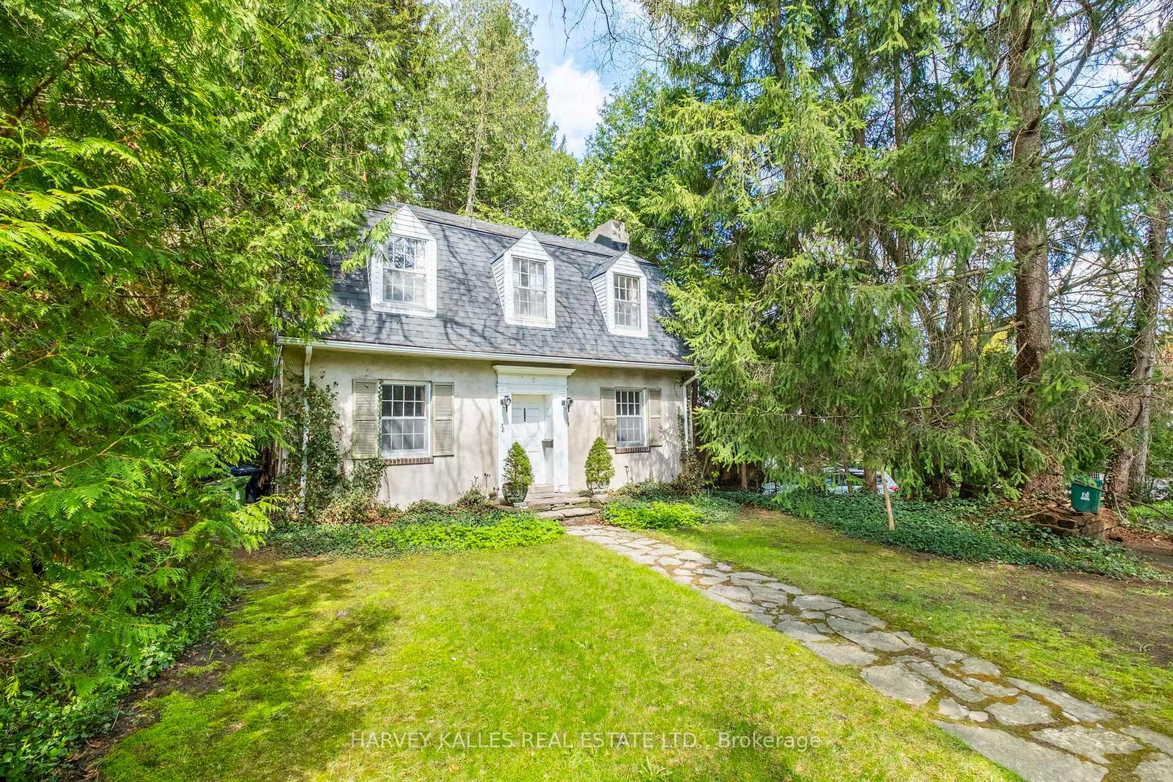 38 Donwoods Drive, York Mills, Toronto 