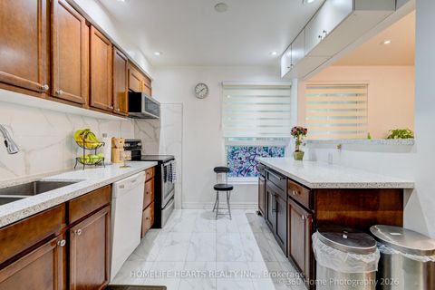 Photo 9 at 32 - 625 Rathburn Road, West Deane, Toronto