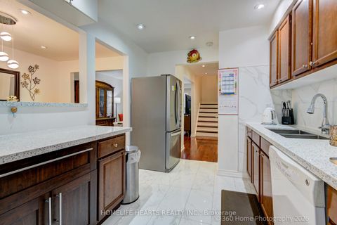 Photo 10 at 32 - 625 Rathburn Road, West Deane, Toronto