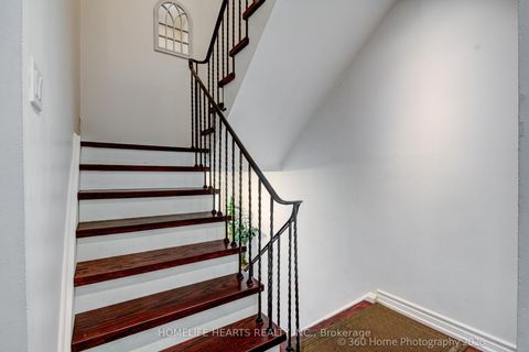 Photo 13 at 32 - 625 Rathburn Road, West Deane, Toronto