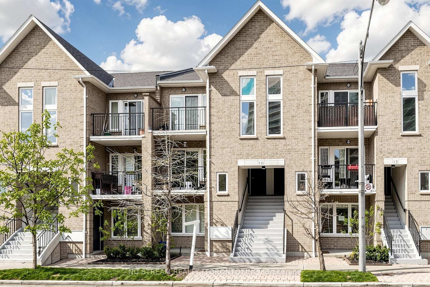 201 - 10 Brian Peck Crescent, Leaside, Toronto photo number 2